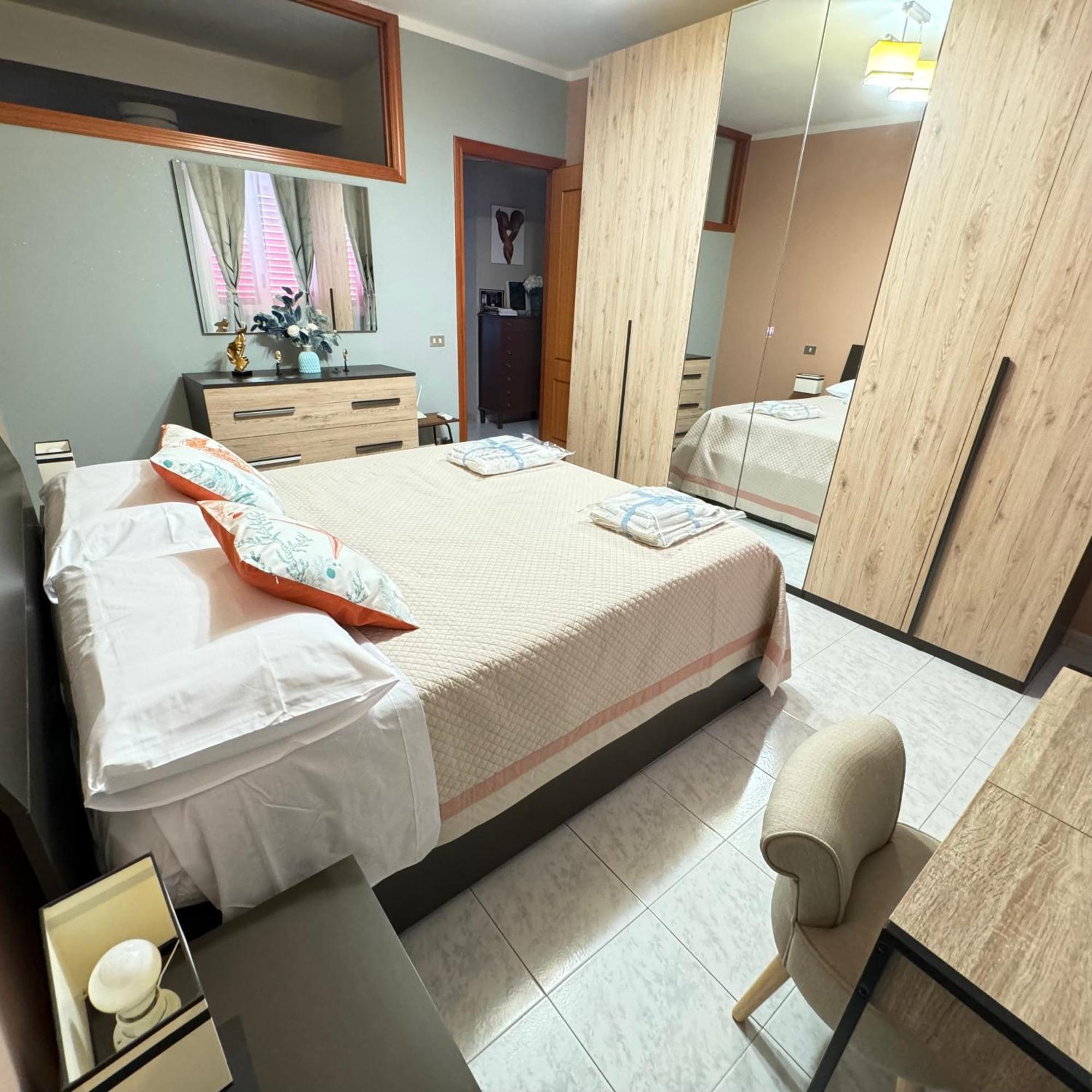 Apartamento La Casa Di Wioletta Barcellona Pozzo di Gotto Exterior foto